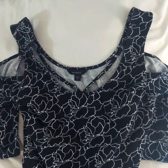 GUESS Black n White Floral design Cold Shoulder Front strappy bikercore Top XS - Picture 8 of 9